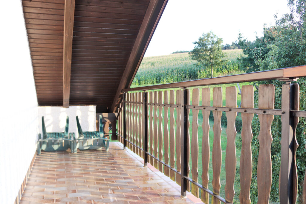 balcony